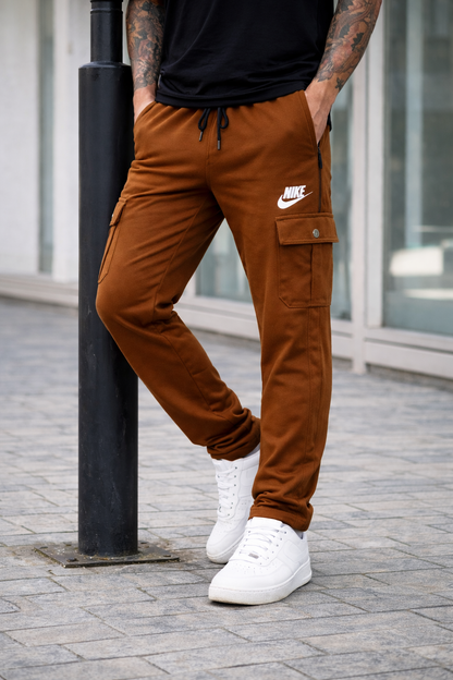 MOTION-FIT TROUSER-BROWN