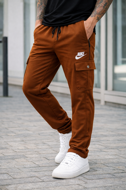 MOTION-FIT TROUSER-BROWN