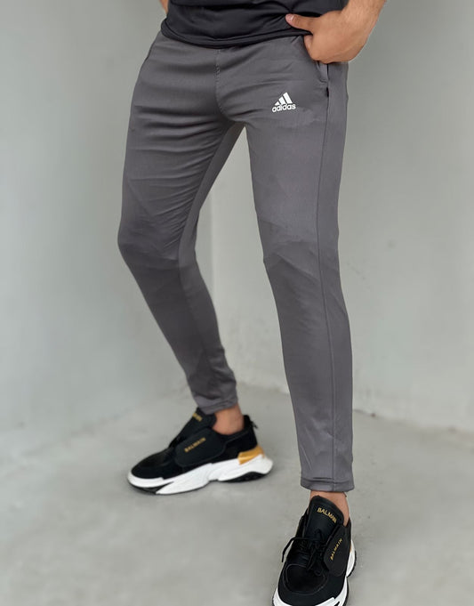 TROUSER COME WIDE RANGE AND LIGHT-WEIGHT TROUSER